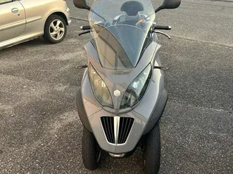 piaggio mp3 400