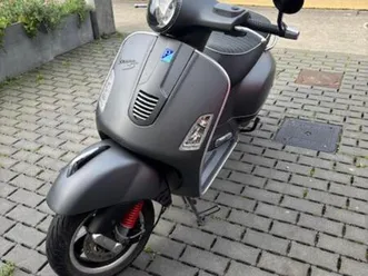 ② vespa 300 gts supersport