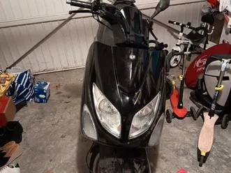 scooter 125 peu servi