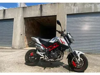 benelli tnt 125 bianco