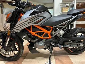 vendo ktm 125 duke (2021 - 23) usata a castagneto carducci (codice 9872395) - moto.it
