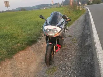 aprilia rsv mille