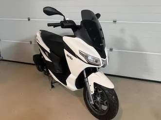 aprilia sxr 50 roller scooter *neu* 3km weiß bj.24