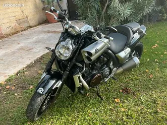 moto yamaha v max