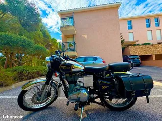 moto royal dans field