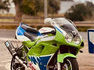 kawasaki zxr 750
