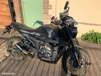 zontes scrambler x 125 - 2442 km - comme neuve + ligne d'échappement zontes
