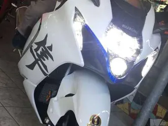 300 km/h- hayabusa generation 3 ; 'white lady'