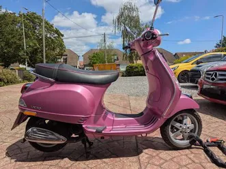 piaggio vespa lx 50 touring moped petrol automatic (4 ps) 50 cc