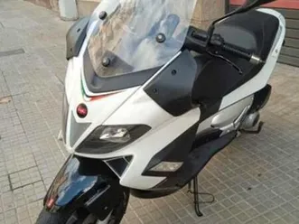 aprilia - sr max 300