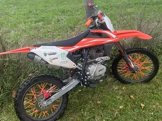 moto cross 150 crz – style ktm – démarre au quart de tour ?