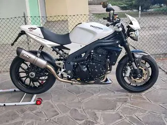 triumph speed triple 1050 bianco