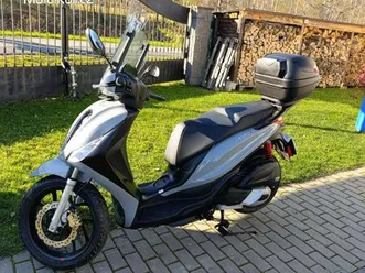 skůtr piaggio medley s