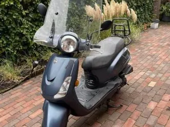 sym fiddle 2 met slot en helm — scooters | sym — marktplaats