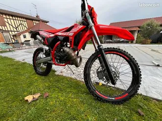 vends moto 50 cc beta enduro très bon état