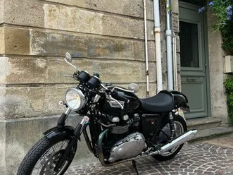 triumph thruxton 900