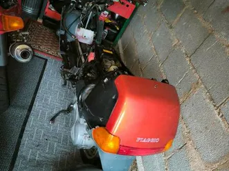 piaggio hexagon exs 125 schlachtfest ! motor, auspuff weg !