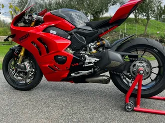 ducati panigale v4s