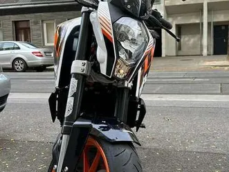 duke mit neuwertigen reifen