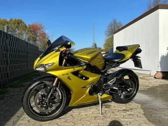 triumph daytona 675