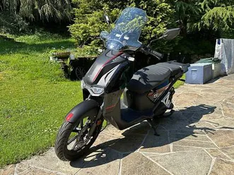 super soco cpx schwarz inkl. 2 batterien neu 65km nur! canton bâle-ville -