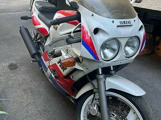 yamaha fzr 600 /1989 / 20000 km / carte grise suisse