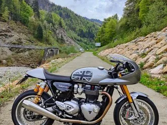 triumph thruxthon 1200r