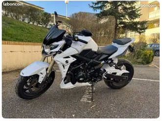 suzuki gsr 750