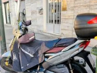 scooter kymco agility 125i 2020,tucano,guanti,etc