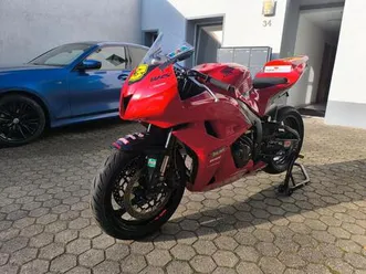 honda cbr600rr racebike