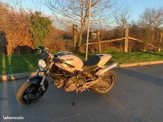 ducati monster 696