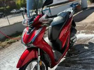 sh 125 2022 rosso con variatore malossi