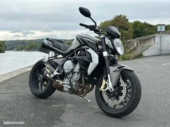 mv agusta 675 brutale