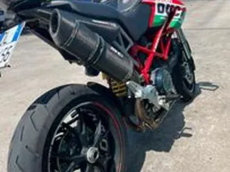 ducati hypermotard 1100