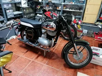 yamaha my-07 35kw escape akrapovic