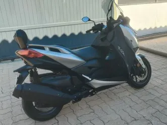 vends scooter yamaha xmax 400