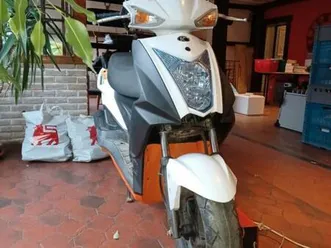 ② scooter kymco agility 50 - 5600km - 750€