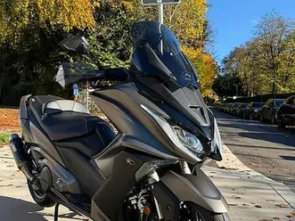 scooter kymco ak550(35kw).