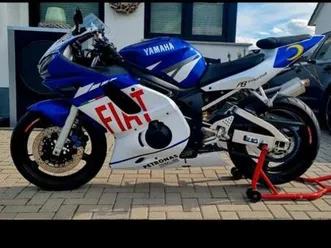 yamaha r6 rossi replica