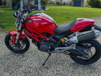 ducati monster 696