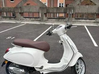 ?vespa blanc & marron – 2019 – excellent état