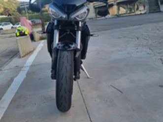 triumph strett triple 765rs