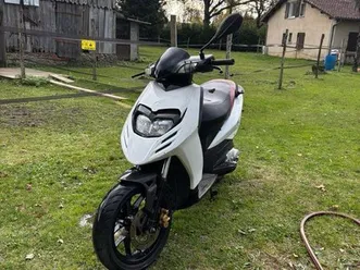 scooter aprilia