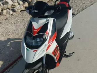 aprilia sr motard 49 cm3, 2021 god.