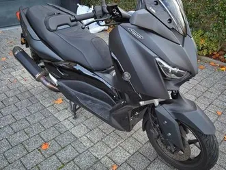 ② yamaha xmax 125 tech max