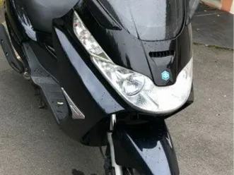 x8 piaggio 400 cm3