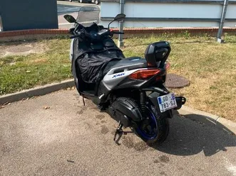 yamaha x-max 125