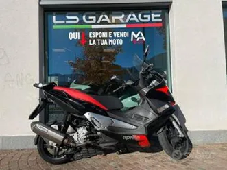 aprilia sr max 300
