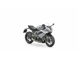 triumph daytona 660