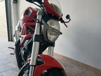 ducati monster 696 - 2011